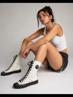 Rare 2003 Converse Chuck Taylor Allstars 12 Eyelet Tall Leather High Tops Size 8
